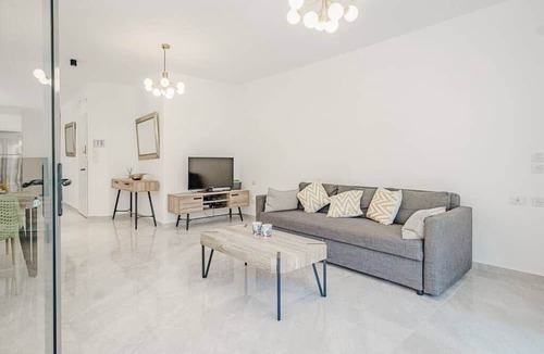 Kerem HaTeimanim Apartment | Amazing New 3BR in Yona Hanavi SAFE ROOM
