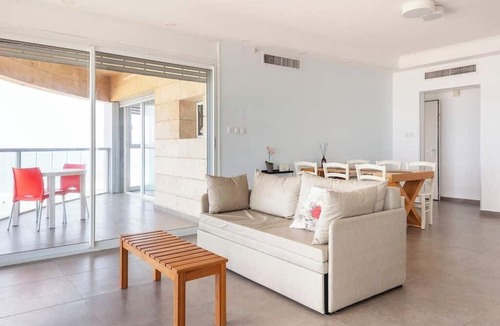 Bat Yam Apartment | Iconic Tower 3BR | Frontline Sea View | Mamad