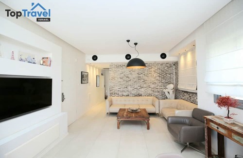 Kerem HaTeimanim Apartment | LUXURY DUPLEX PENTHOUSE w/HUGE TERRACE & OCEAN VIEW