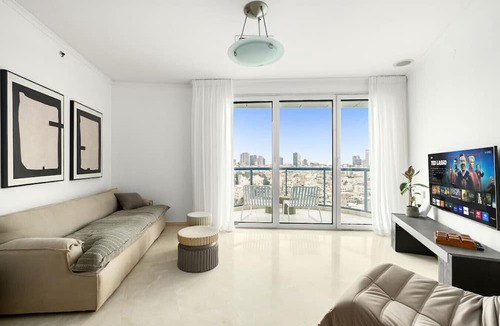 Tel Aviv Promenade Apartment | Beachfront Property with Balcony