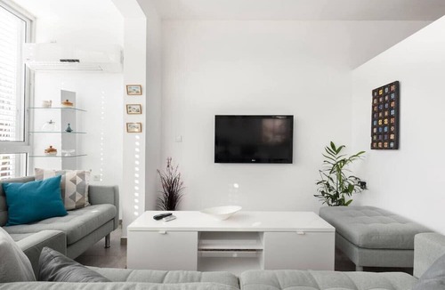 Tel Aviv City Center Apartment | Heart of Tel-Aviv Spacious Stay by Sea N' Rent