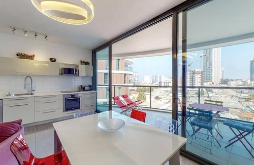 Jaffa Apartment | Brigth 3BR in Florentin's Complex by HolyGuest