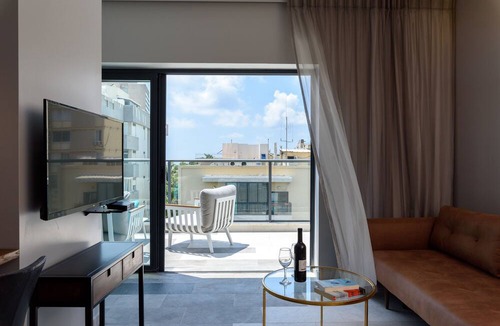 Tel Aviv Apartment | The Roof - By Sea Land Suites