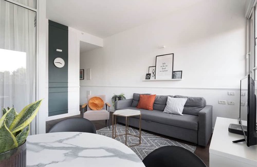 Kerem HaTeimanim Apartment | Bauhaus Boutique by TLV2rent