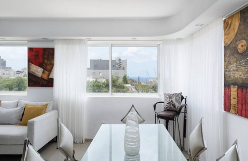 Old North Apartment | Penthouse with Terrace & Panoramic View by FeelHome