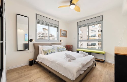 Netanya Apartment | Poleg Beach Seaview Stylish Stay by Sea N' Rent