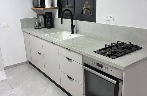 Kiryat Ata Apartment | Wonderful 1-bedroom apartment with AC in charming Kiryat Ata