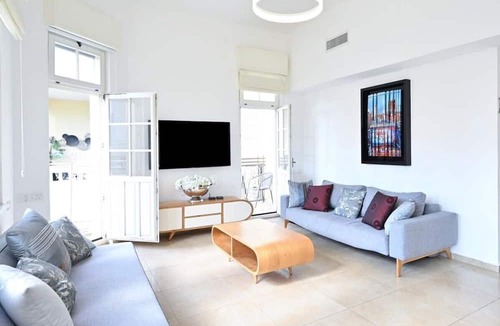 Tel Aviv City Center Apartment | Chic 2BR Apartment close to the beach by HolyGuest