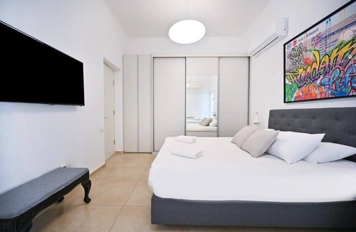 Tel Aviv City Center Apartment | Chic 2BR Apartment close to the beach by HolyGuest
