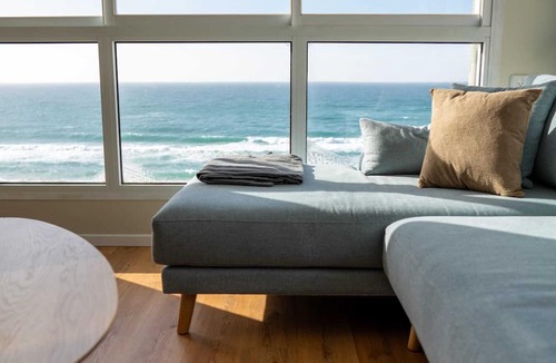 Bat Yam Apartment | Seafront 3BR w/Stunning Sea View -Mamak
