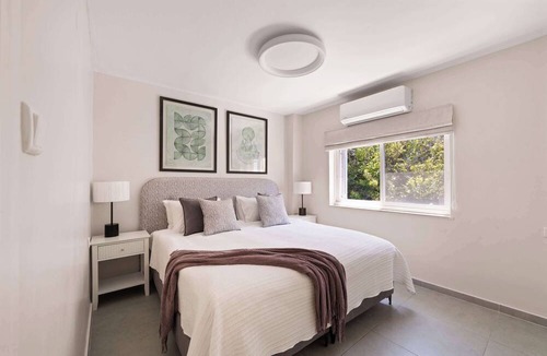 Jerusalem City Centre Apartment | HaHavatselet 19 - Isrentals - Superior