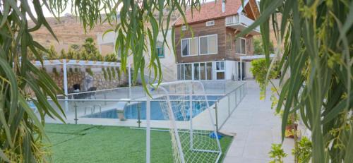 Suwailih House | East West Farm مزرعة شرق غرب
