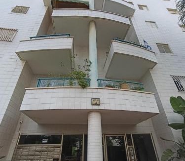 Rishon LeTsiyon Apartment | The Heart Of Israel Home