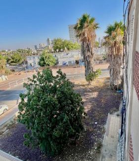 Beersheba Apartment | חדש! נאות מדבר - צמוד ל BGU וסורוקה עם אינטרנט סיבים, מיזוג מלא ו Google TV!