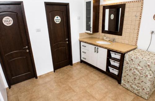 Maghar Apartment | Art & View Family Jacuzzi Suite with Balcony