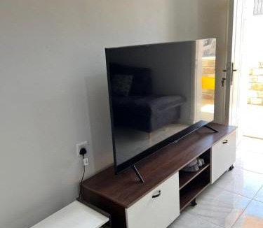 Aqaba Apartment | Cozy Private Room in Aqaba with Host present