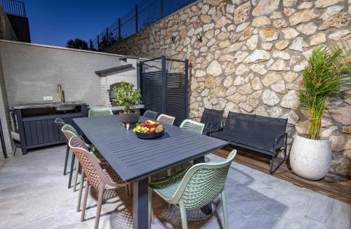 Shlomi Apartment | אחוזת אבישג - וילה יוקרתית עם בריכה מחוממת וממ"ד למשפחות