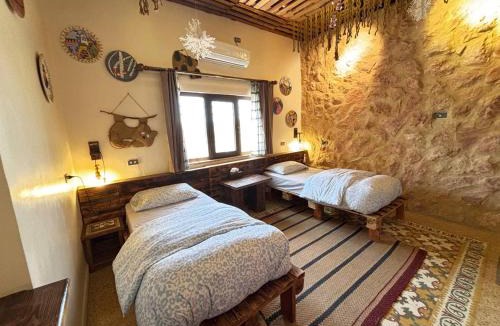 Jabal Al-Hussein Hostel | Carob Hostel