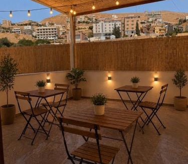 Wadi Musa Hotel | Sky Royal Hotel