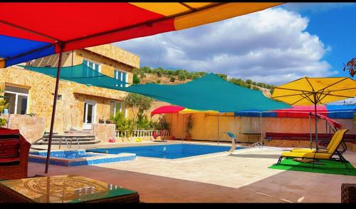 Suwailih Ski Chalet | مزرعة وشاليه الحاكوره