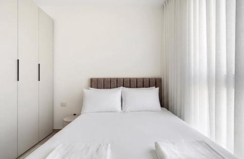 Rishon LeTsiyon Apartment | Coastal 4BR Apt l Balcony & Mamad -Bldg Renovation