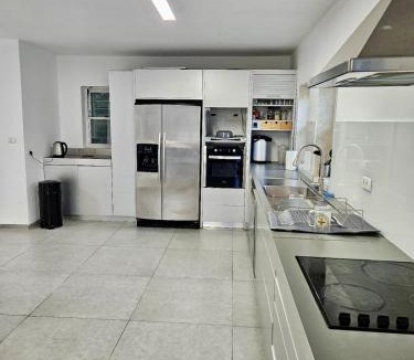 Emek Refaim Villa | Kosher Villa in earth of Moshava