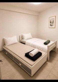 Migdal Apartment | global stays 4 Bedroom Ground Floor Apartment