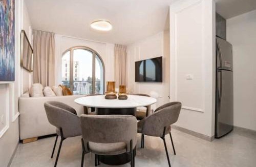 Mea She'arim Apartment | 1 Br Apartment In Shaul Adler