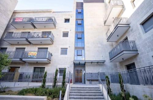 Mea She'arim Apartment | 1 Br Apartment In Shaul Adler