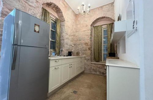 Jerusalem City Centre Apartment | Charming Heritage 1 and a half bedroom