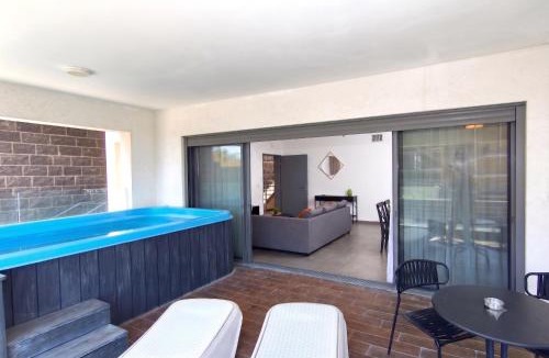 Migdal Apartment | סי כנרת- דירות עם בריכה פרטית מבית בלו מגדל