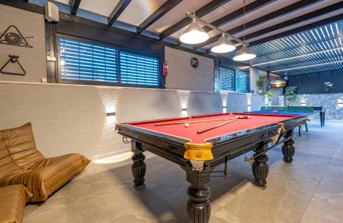 Dalton Apartment | פלואלס - וילת יוקרה עם 4 חדרי שינה ובריכה מחוממת וגקוזי