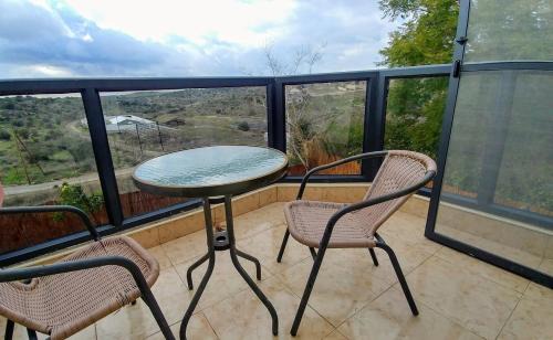 Mateh Yehuda Villa | Kosher 'Villa Rosa' Moshav Aderet, Ella Valley nr Bet Shemesh
