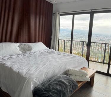 Alajuelita Villa | Villas Amíwa
