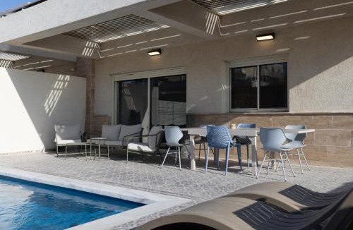 Eilat Villa | וילה פאן 4 חדרי שינה בריכה מחוממת Villa Fun 4 BR Heated Pool