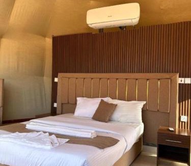 Wadi Rum Hotel | RUM iSLAND bubble LUXURU CAMP