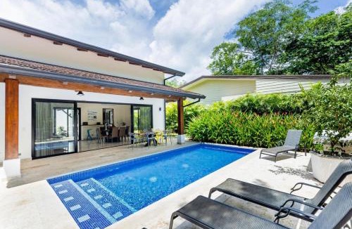 Playa Conchal Villa | Private Pool Luxury Modern House - Free Golf Cart - Llama del Bosque - Reserva Conchal Golf Resort