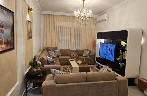 Al Swaifyeh Apartment | شقة فاخرة في دير غبار