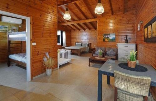 Hazon Bed & Breakfast | אחוזת ציון - 6 בקתות חלומיות עם בריכה מחוממת ומקורה במתחם