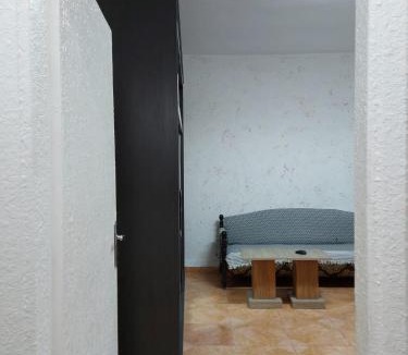 Jabal Al-Hussein Apartment | بيت الحجر 4