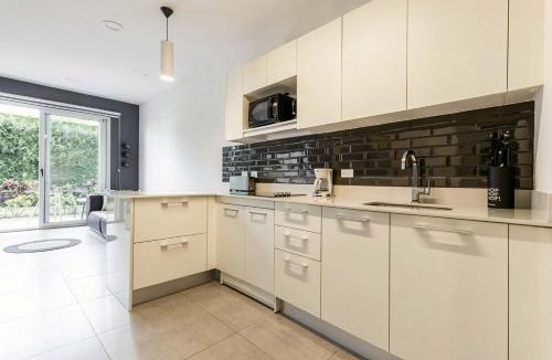Santa Ana Apartment | Furnished 1 Bedroom Apartment in San Jose Exquisite