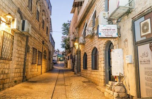 Safed Old City Apartment | אבן יהלום