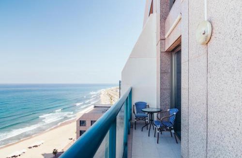 Haifa Apartment | Luxury Penthouses with Jacuzzi for 8 people on the beach by Almog Beach Haifa Apartments