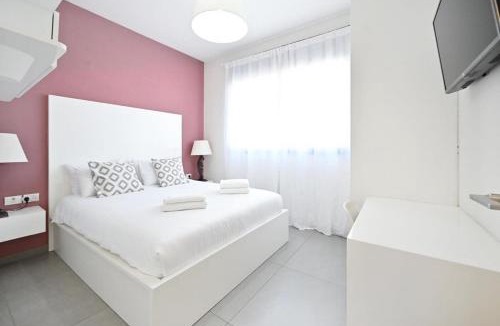 Old North Apartment | Cozy 2BR with Balcony and Mamad on Dizzengoff by HolyGuest