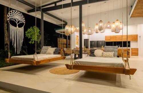 Penjamo Bed & Breakfast | Pandanus Lodge & Retreats Bungalow Heliconia