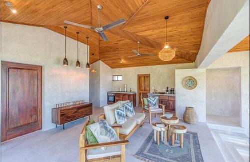 Ostional Villa | Driftwood ocean view