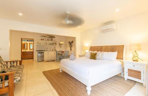 Playa Guiones Bed & Breakfast | Casa Vitality Bed and Breakfast - Playa Guiones, Nosara - 4 Minute Walk to the Beach