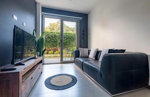 Santa Ana Apartment | Urban Flats Studios by Corporate Stays