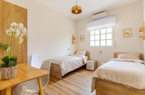 Kiryat Yam Apartment | Near Beach, Family Penthouse