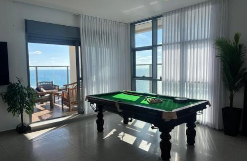 Netanya Apartment | דירת נופש לגון נתניה ממד 4 חדרי שינה ג'קוזי ענק וסנוקר